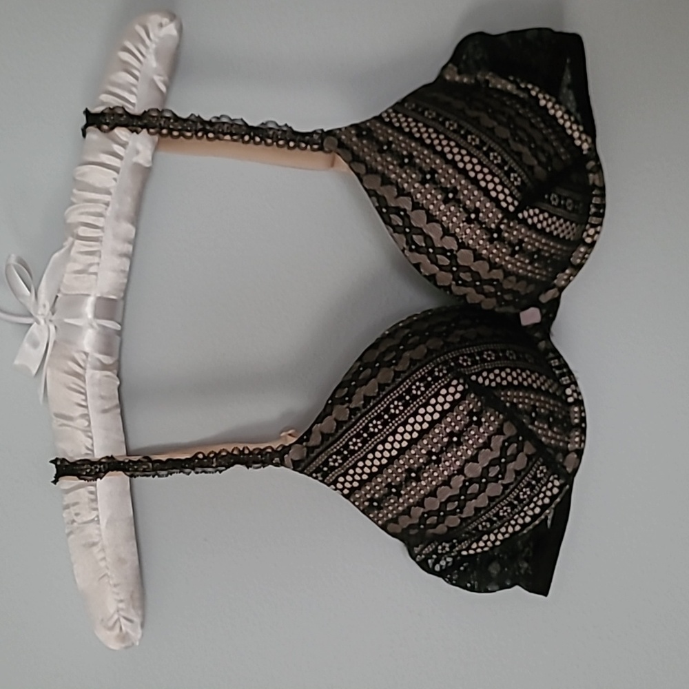 Victoria's Secret lacy push up bra